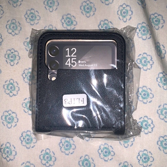 ✨NEW Black Samsung Galaxy Z Flip 3 Phone Cover | Black Phone case | Black Cover✨ - Picture 1 of 2